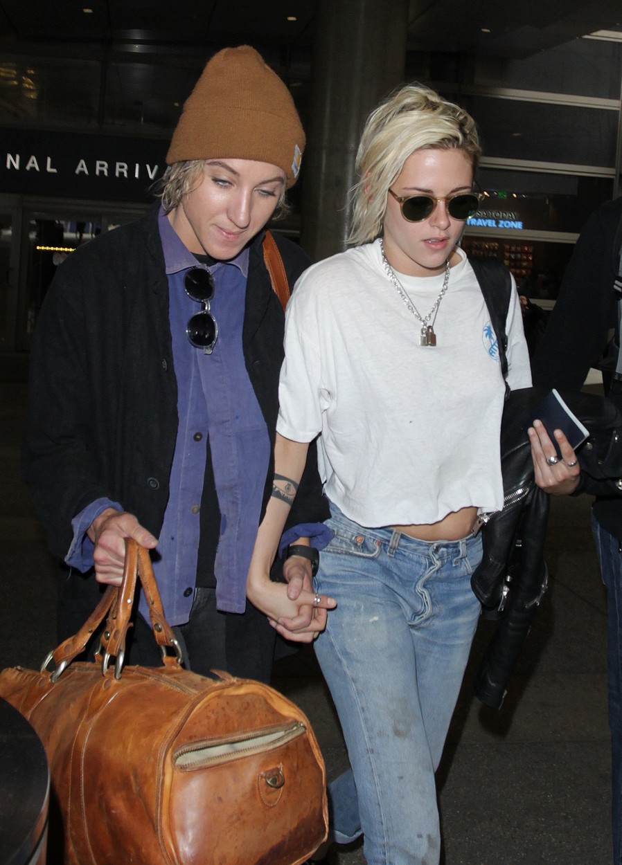 LOS ANGELES, CA - MAY 19: Kristen Stewart and Alicia Cargile seen holding hands after arriving from the Cannes Film Festival at LAX in Los Angeles, California on May 19, 2016., Image: 285945956, License: Rights-managed, Restrictions: Not for sale in: USA, Brazil, Mexico, Model Release: no, Credit line: Profimedia, Capital pictures