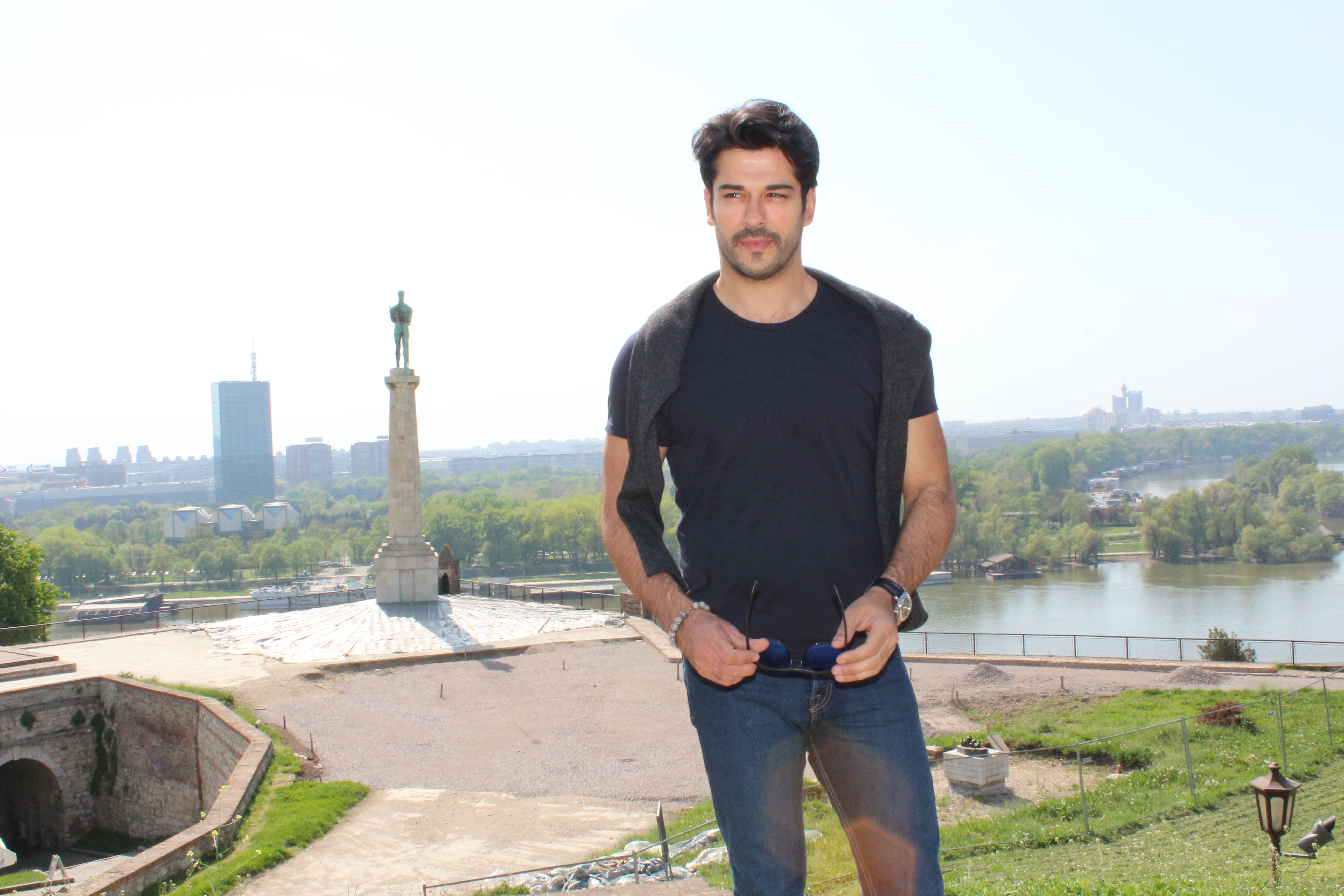 Burak Ozdživit