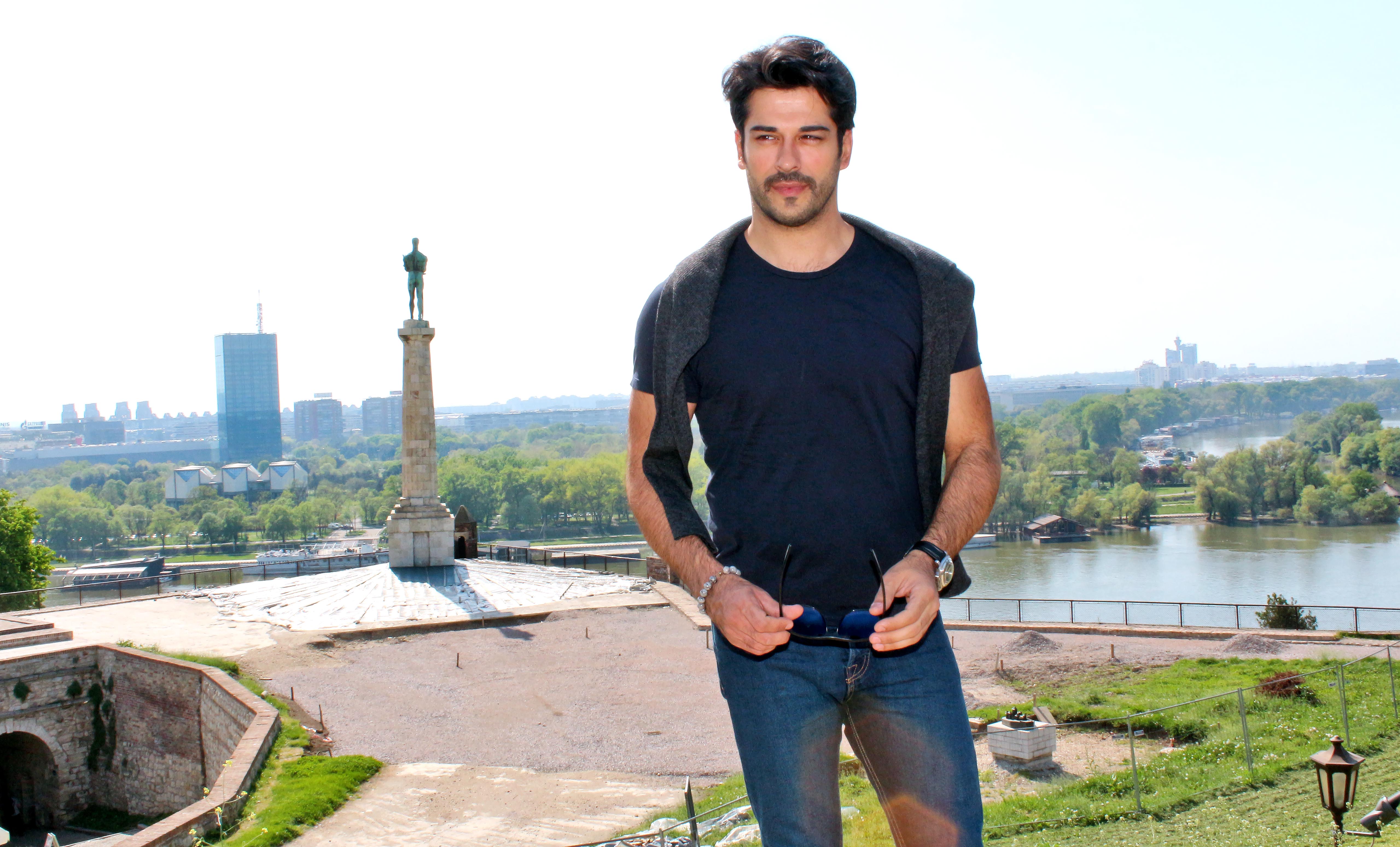 Burak Ozdživit