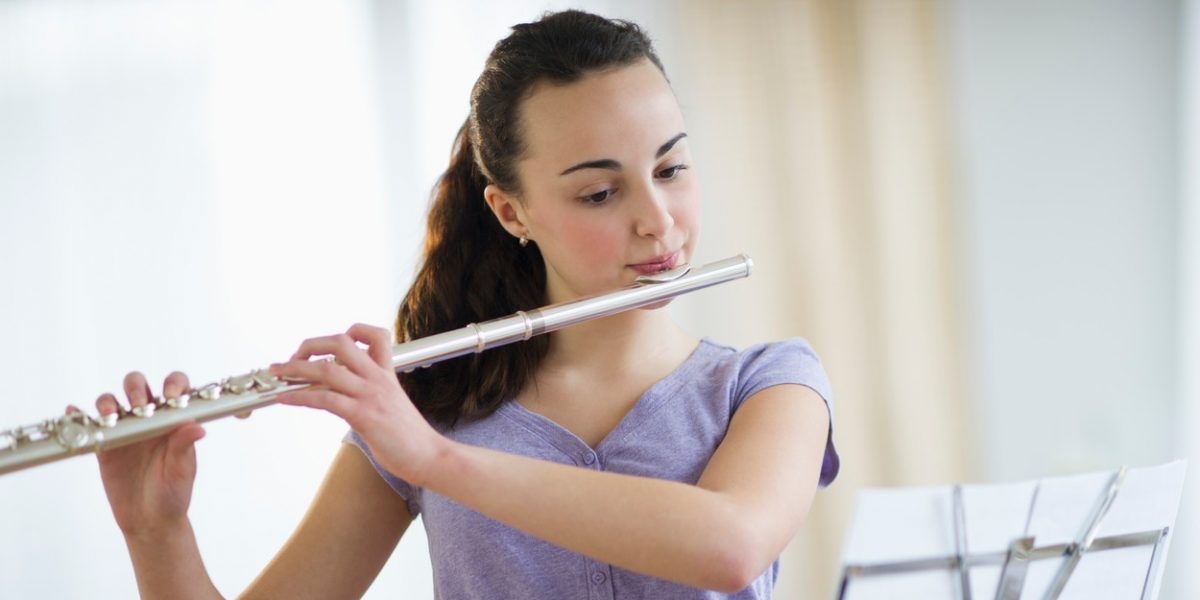 Devojka, Hobi, Flauta, Muzički instrument