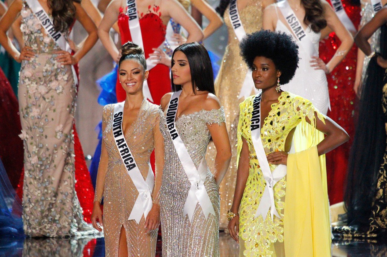 Demi-Li Nel-Piters Mis Univerzuma
