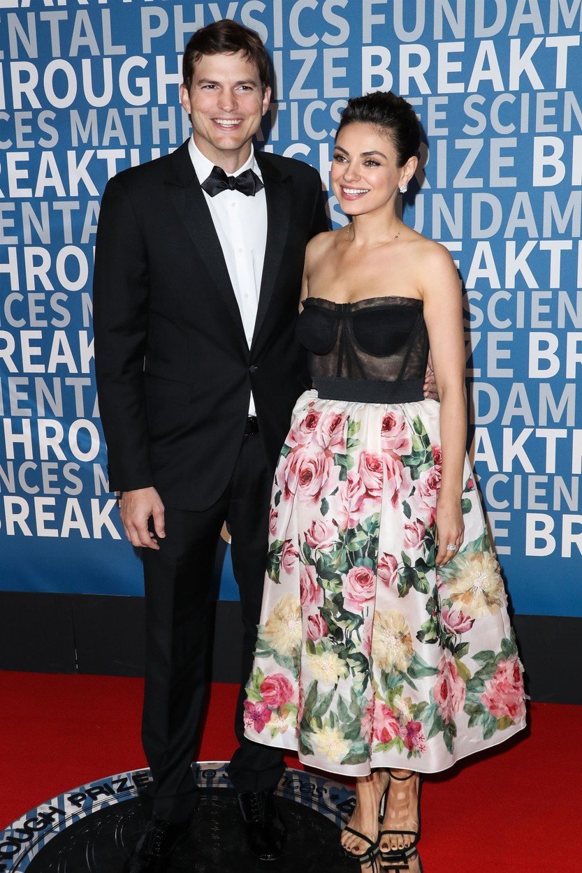 Mila Kunis, Ešton Kučer,