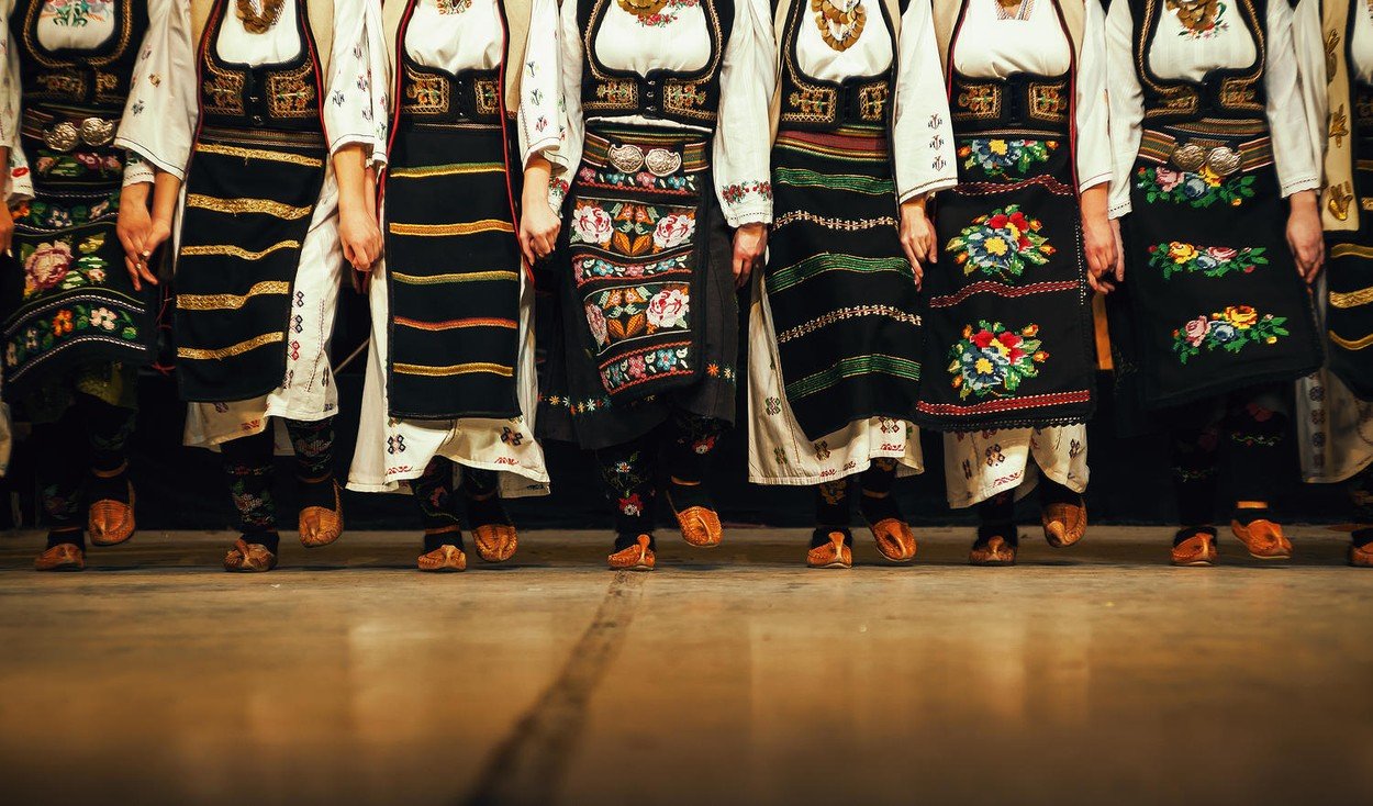 folklor, igranje, veselje, nošnja srpska